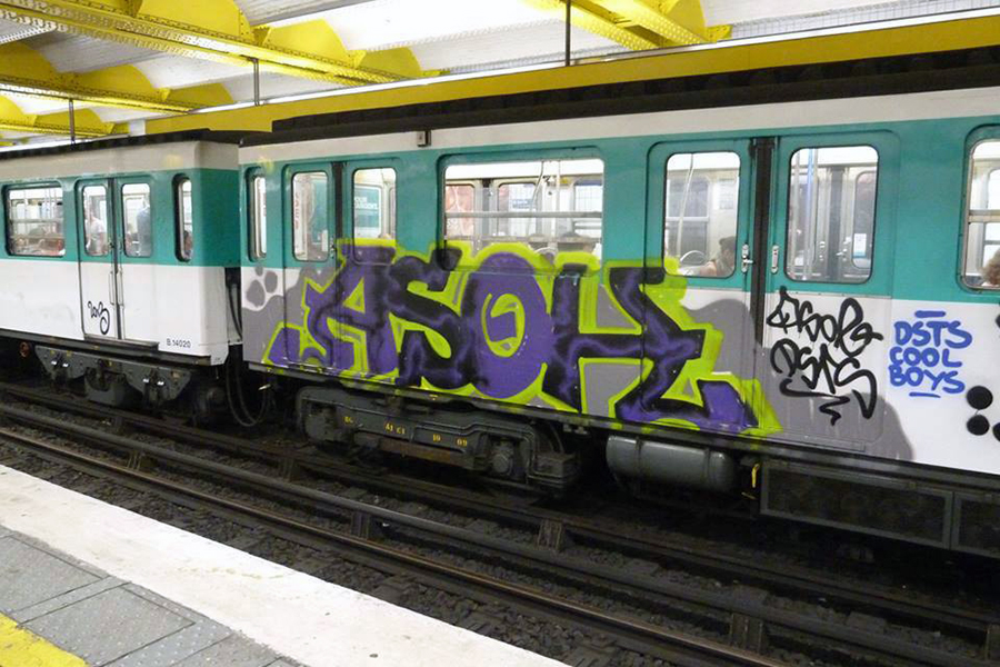 paris subway graffiti running asoh dsts