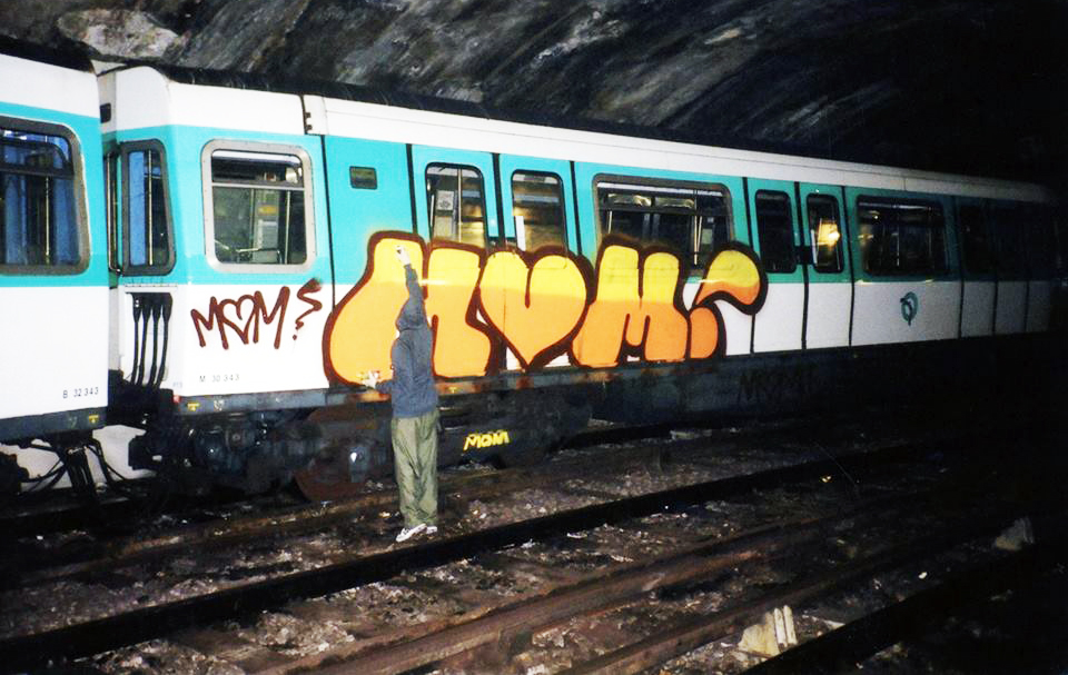 graffiti subway mom paris france 