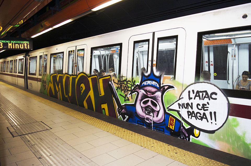graffiti subway rome running italy mueh