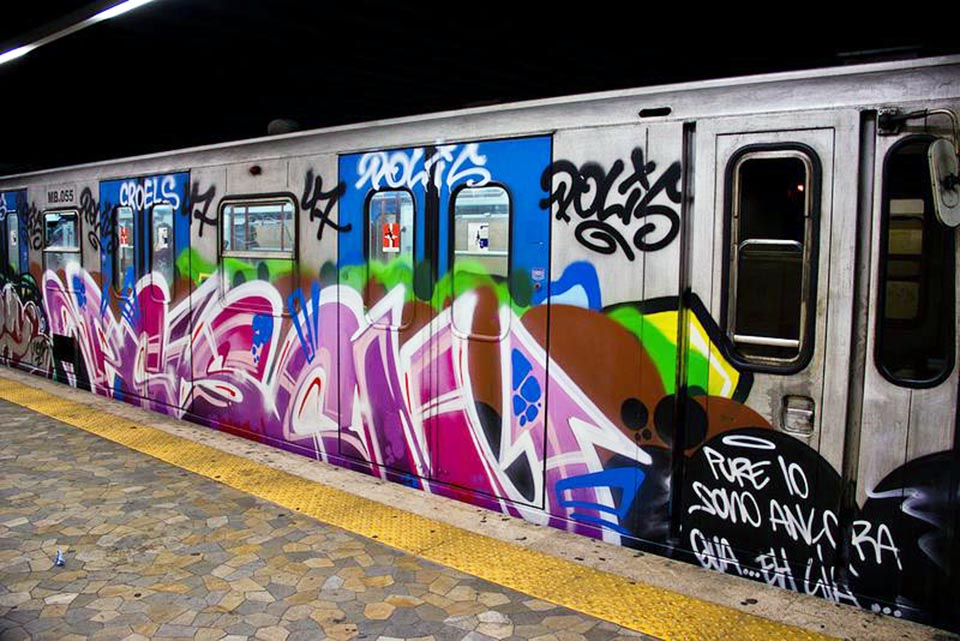 graffiti subway italy rome poison bline running
