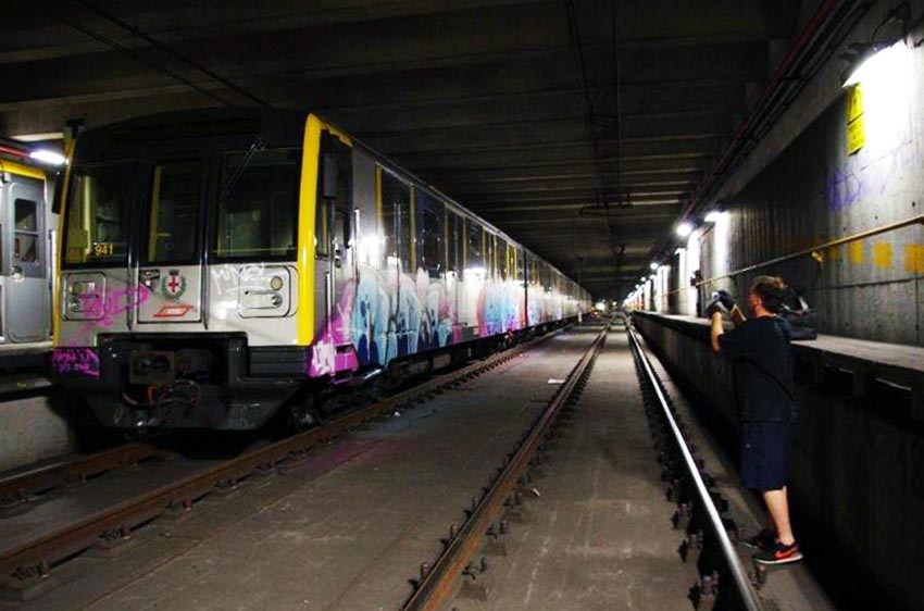 graffiti subway milan italy tunnel