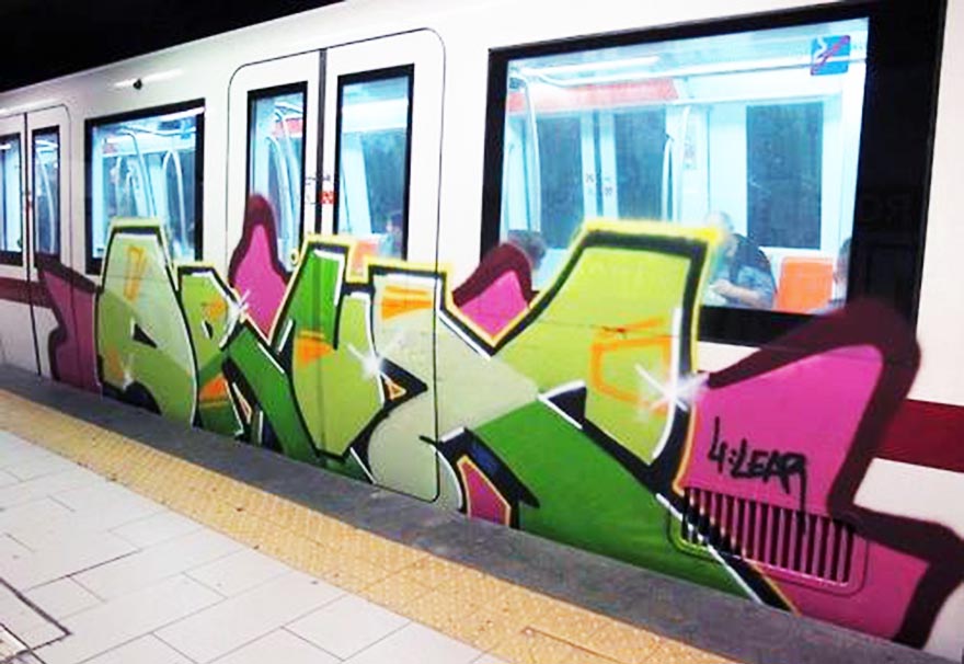 graffiti subway train rome italy drux