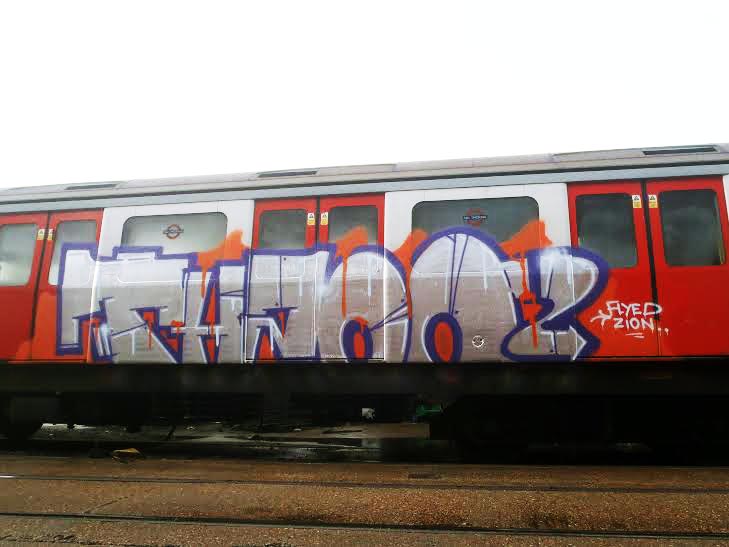 graffiti train subway london uk tube thizo