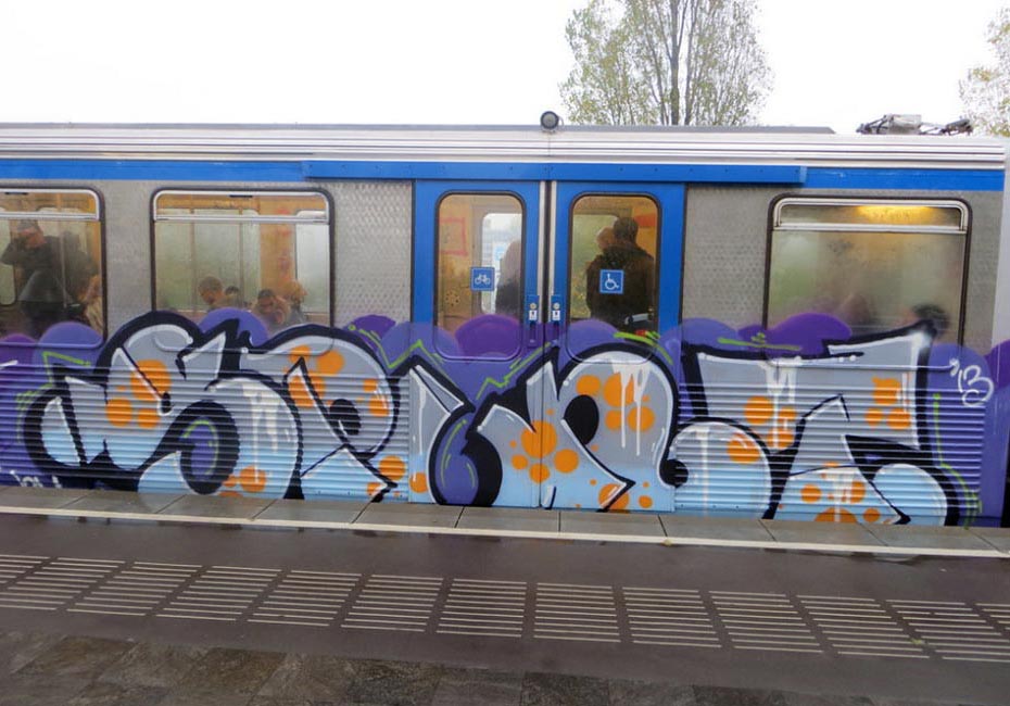 graffiti train subway amsterdam holland spunt running
