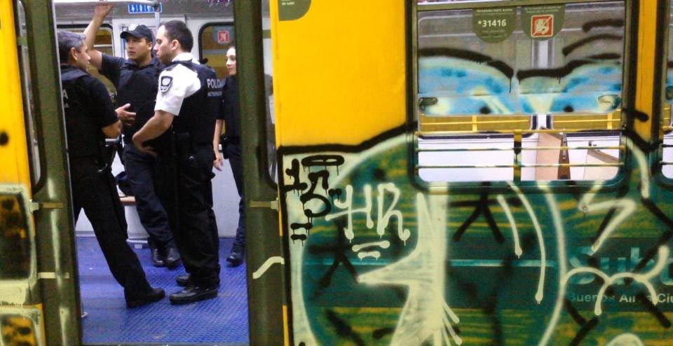 graffiti train subway argentina buenos aires 2015