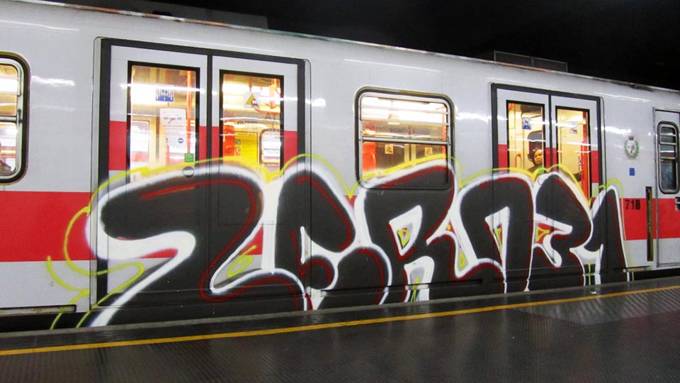 graffiti train subway milan italy 031 zero31 running