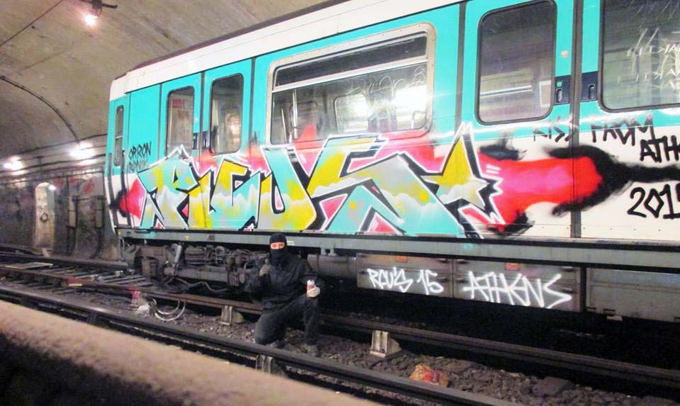 graffiti subway train paris france subway