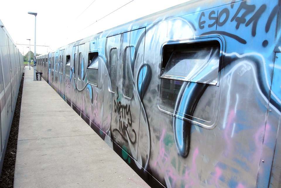graffiti subway train rome italy lash king