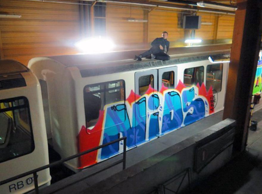 graffiti subway train marseille france nids