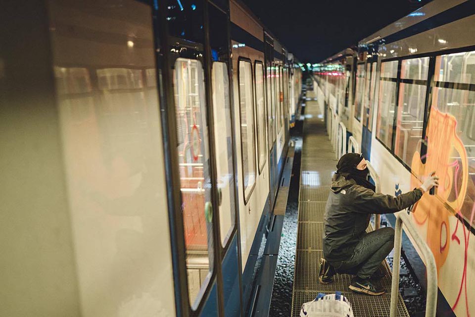 subway graffiti train amsterdam holland baren ed nightingale action 2016
