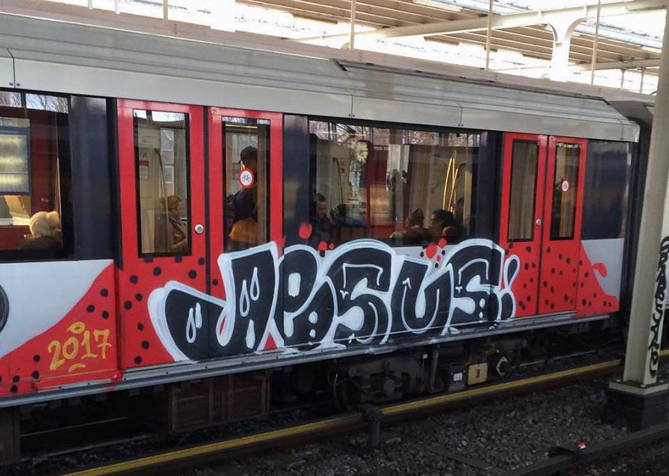 graffiti train subway metro amsterdam holland jesus running