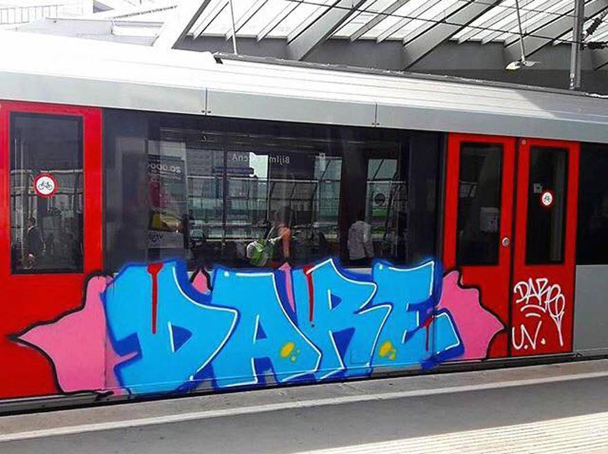 graffiti train writing subway amsterdam holland dare rip uv tpk 2017 running