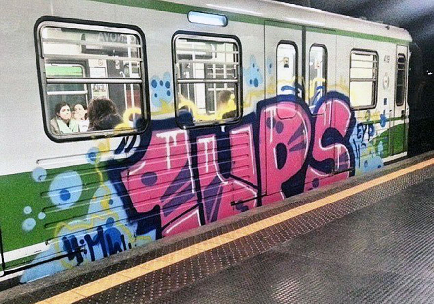 graffiti train subway writing milan italy 1up running