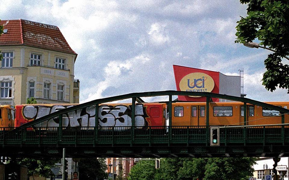 graffiti train subway writing berlin wholecar iskiss running