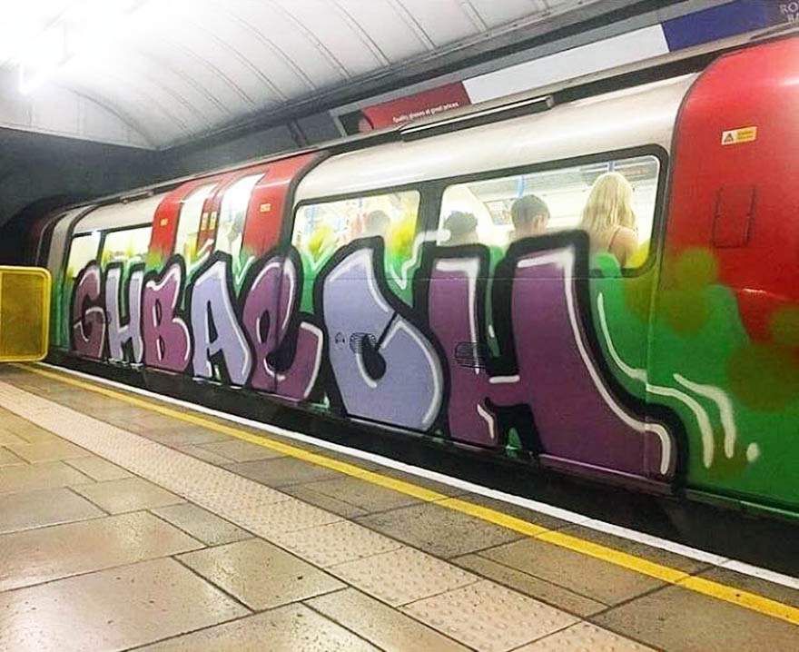 graffiti subway train writing london uk tube running 2018