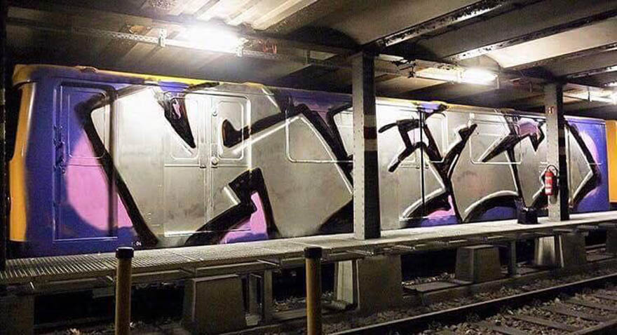 graffiti train subway writing berlin germany wholecar