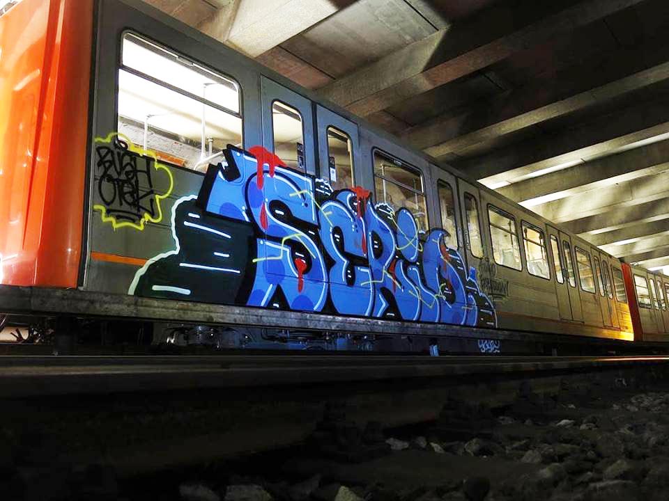 writing graffiti subway brussels belgium serio